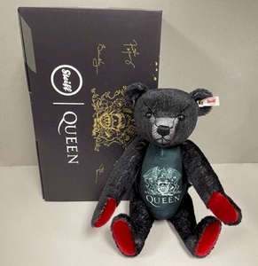 EAN 355783: Steiff Rocks mohair Queen Teddy bear, black EAN 355783: Steiff Rocks mohair Queen Teddy bear, black